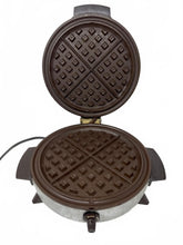 Vintage Toastmaster Waffle Maker 120V 650W Silver Chrome 1960s Pre-Owned