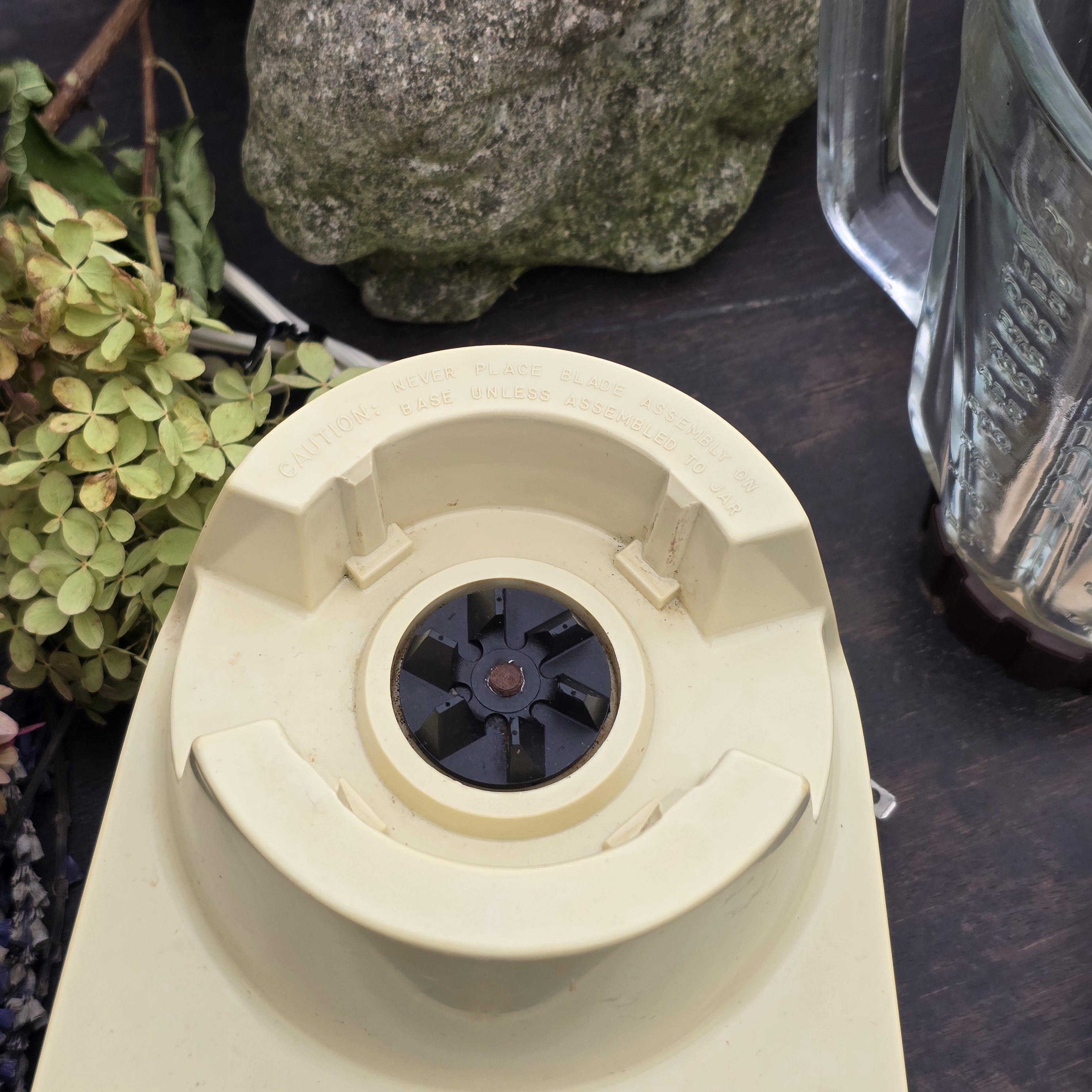 Vintage Blender: Retro Kitchen Appliance, 70s Bar Blender