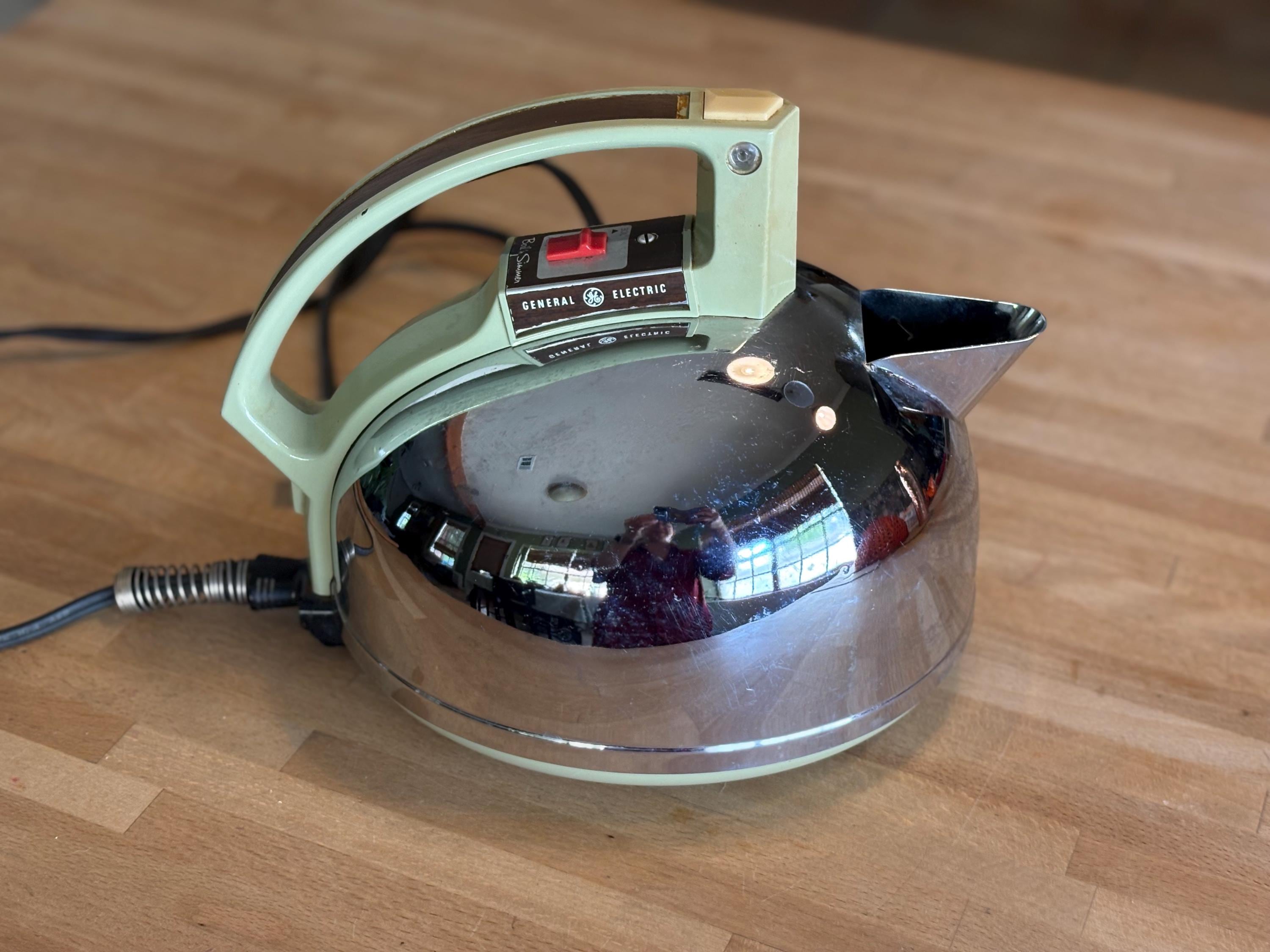 Vintage 1970s General Electric Boil n Simmer Kettle KE64A, Chrome Ball Electric Tea Kettle, Avocado Green, with Original Cord