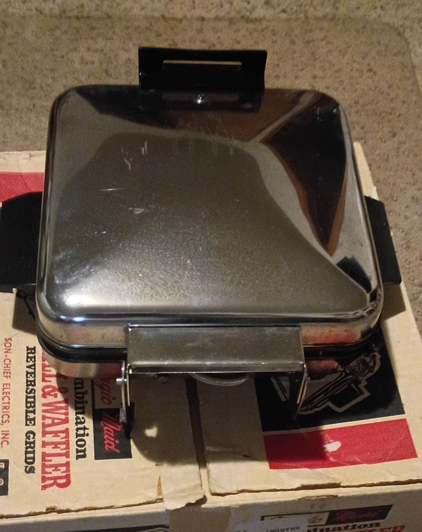 Taflon Reversable Grill & Waffler