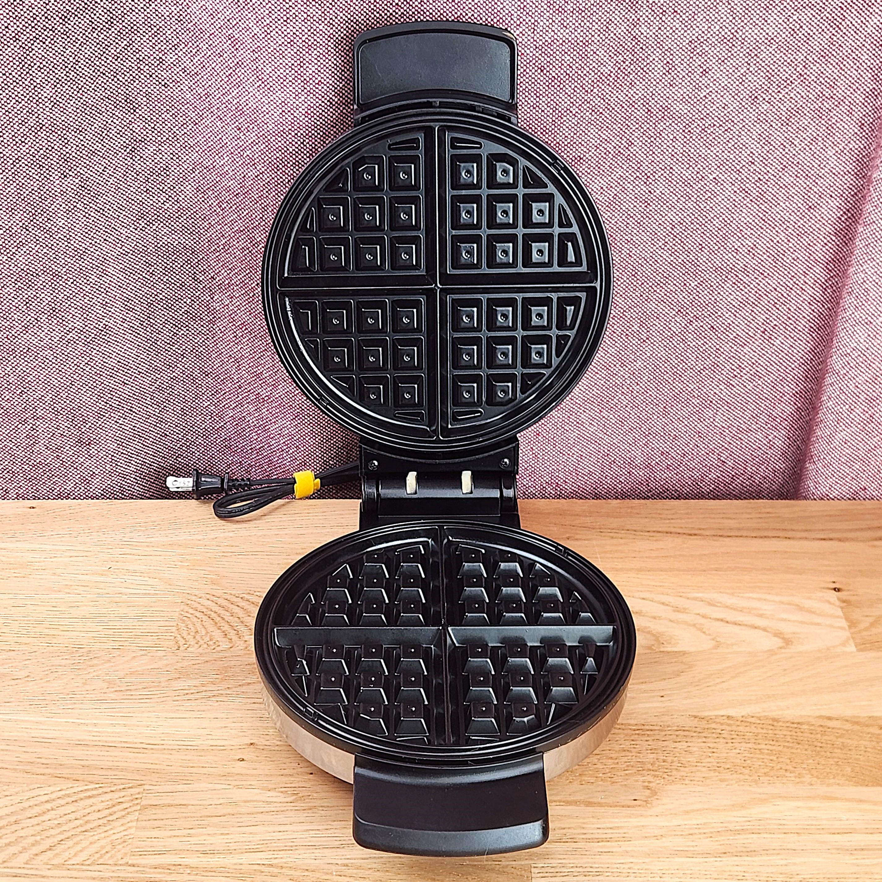 Chrome Black+Decker Belgian Waffle Maker - Nonstick - 650W