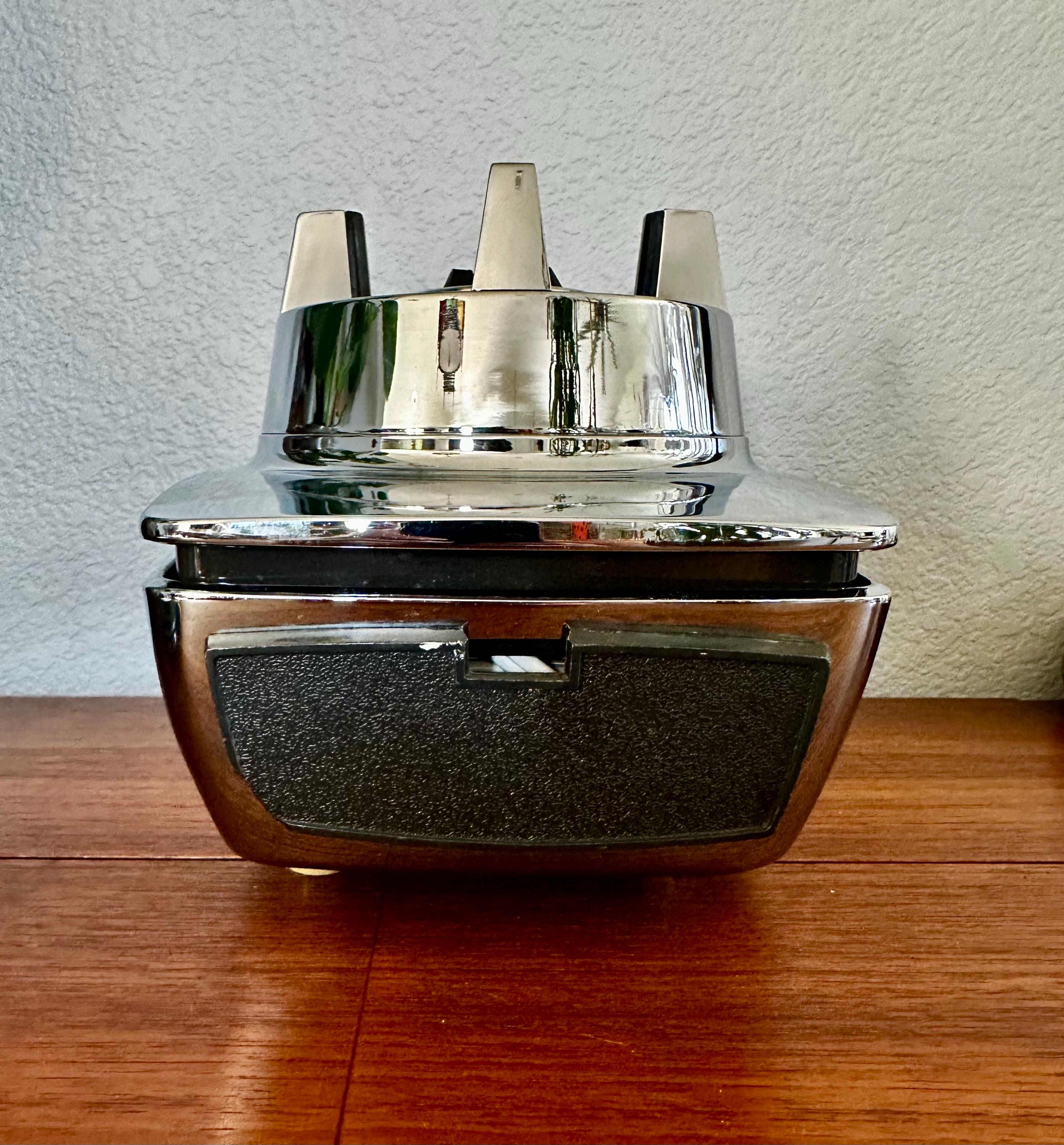 Hamilton Beach Blender with Chrome Base