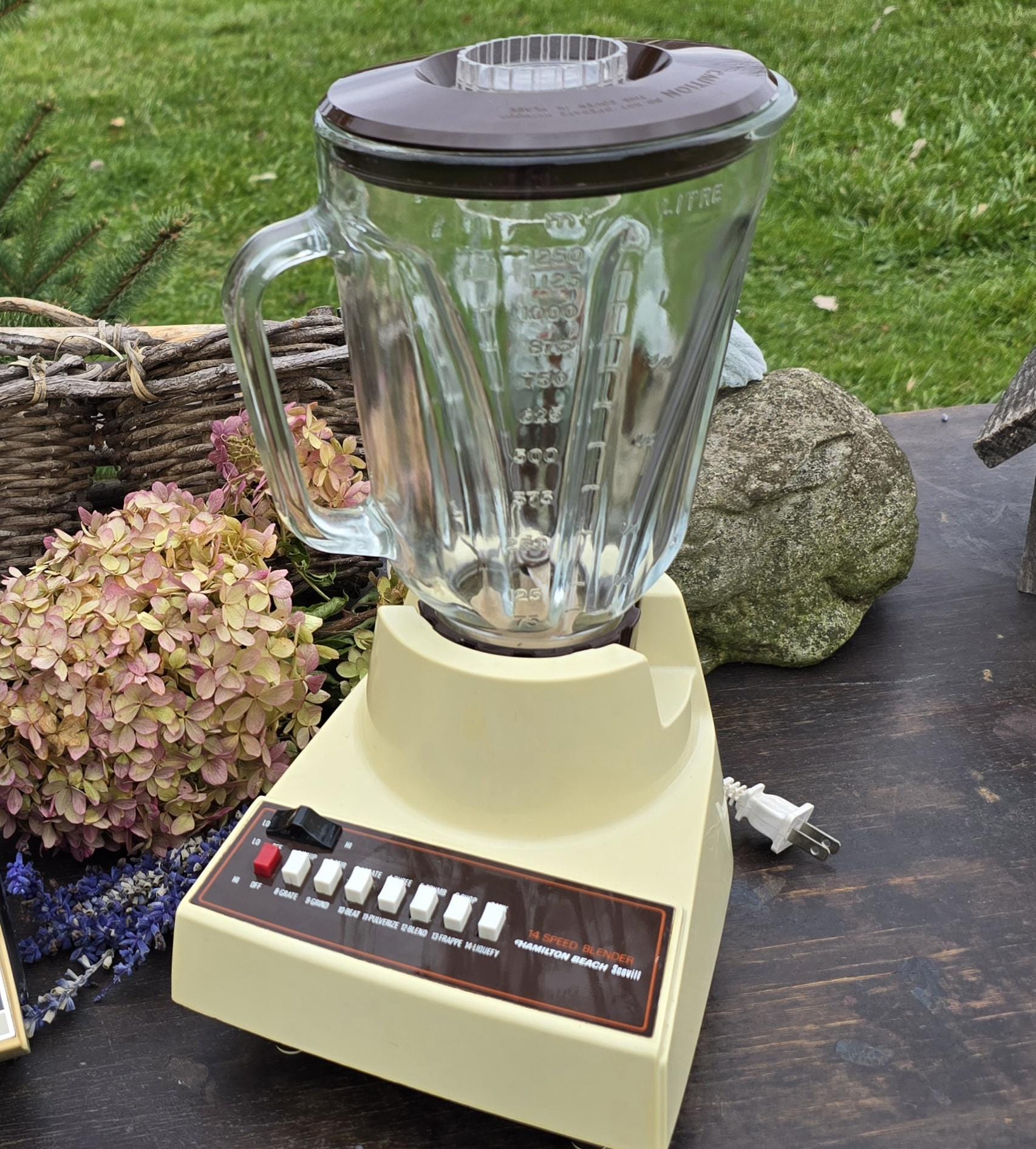 Vintage Blender: Retro Kitchen Appliance, 70s Bar Blender