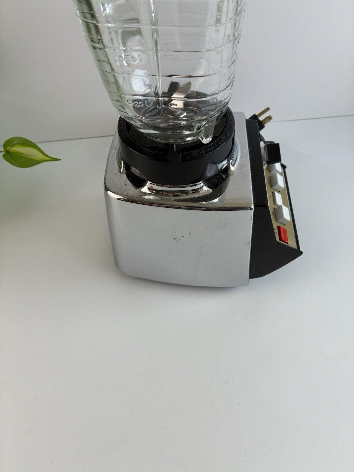 Vintage Commercial Blender 5 Cup Stainless Chrome 8 Speed 352-61L Osterizer Oster