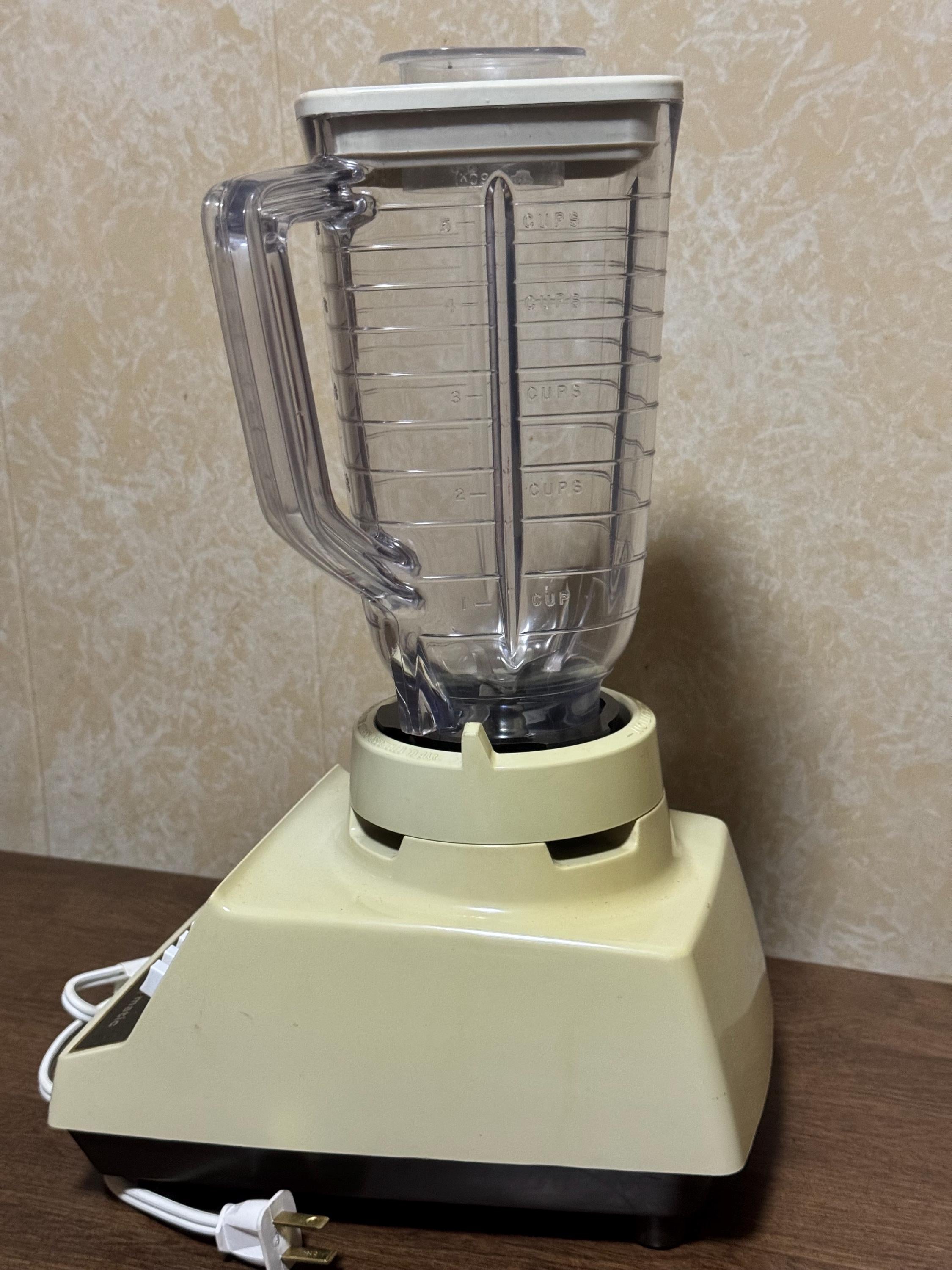 Osterizer Cycle-Blend 10-Speed 5-Cup Beige Blender